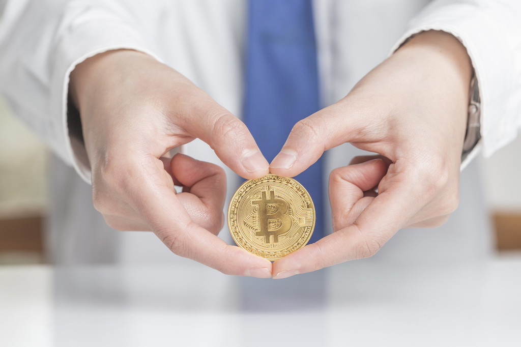 如何理解黄金价格的数值变化？这种数值变化如何反映市
