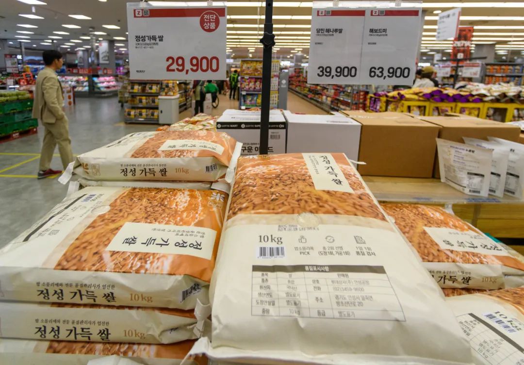 全球米价都在跌，日本却涨了又涨，原因在哪里？